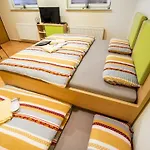 Elegant And Stylish Retreat With Terrace - With Terrace Apartment