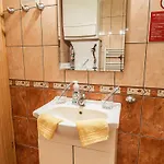 Elegant And Stylish Retreat With Terrace - With Terrace