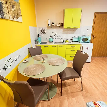Elegant And Stylish Retreat With Terrace - With Terrace 아파트 Brežice