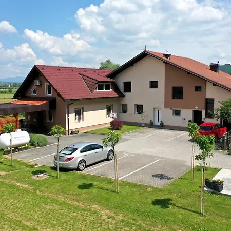Elegant And Stylish Retreat With Terrace - With Terrace Appartamento