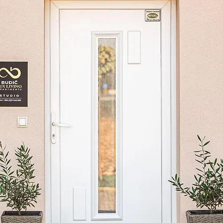 Elegant And Stylish Retreat With Terrace - With Terrace Appartement *