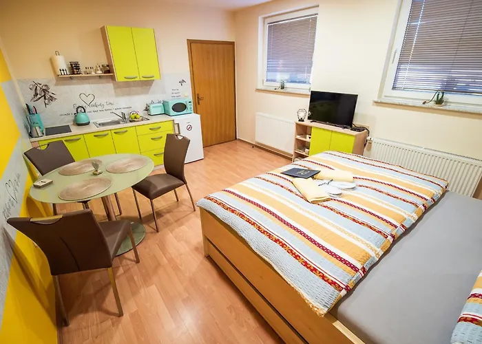 Apartament Elegant And Stylish Retreat With Terrace - With Terrace