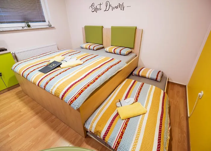 Elegant And Stylish Retreat With Terrace - With Terrace