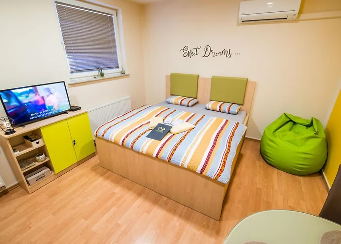 Elegant And Stylish Retreat With Terrace - With Terrace Appartement *