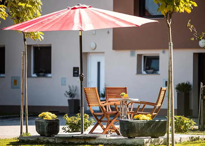 Lejlighed Elegant And Stylish Retreat With Terrace - With Terrace