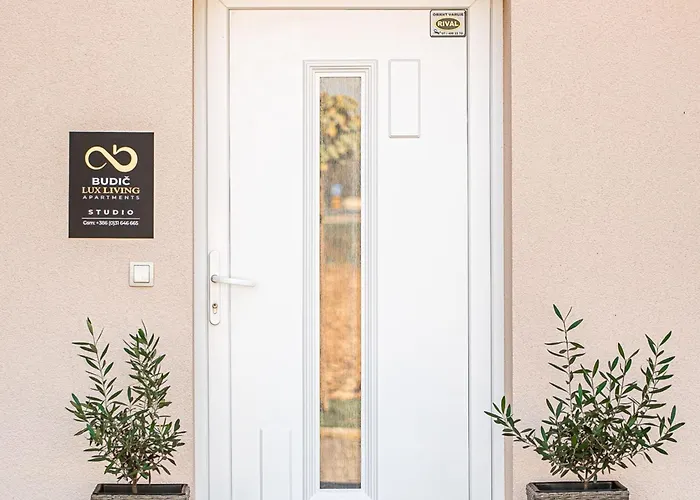 Elegant And Stylish Retreat With Terrace - With Terrace Appartement *